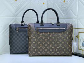 Picture of LV Mens Bags _SKUfw108027744fw